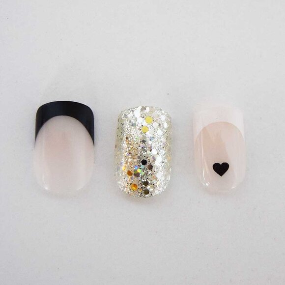 KISS Voguish Fantasy Nails Short Length - Love Is Blind - Picture 7 of 8